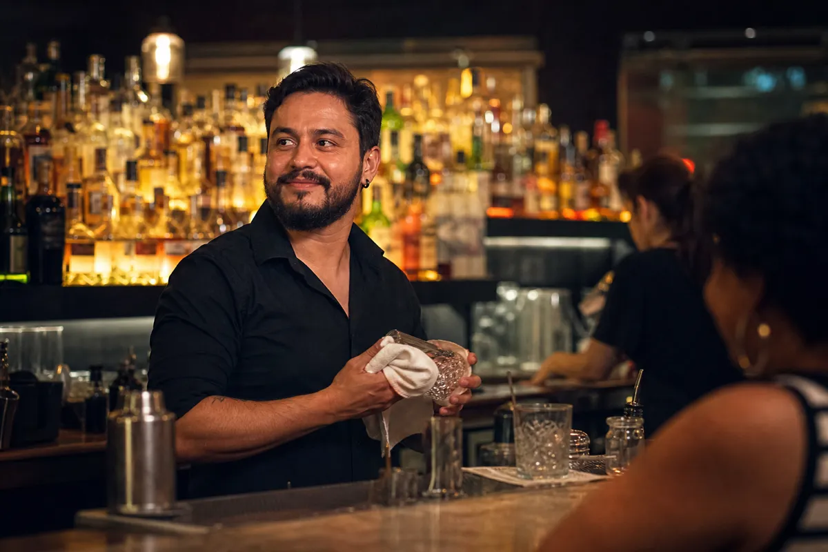 Gorjeta em bar e restaurante: o que combinar antes do turno